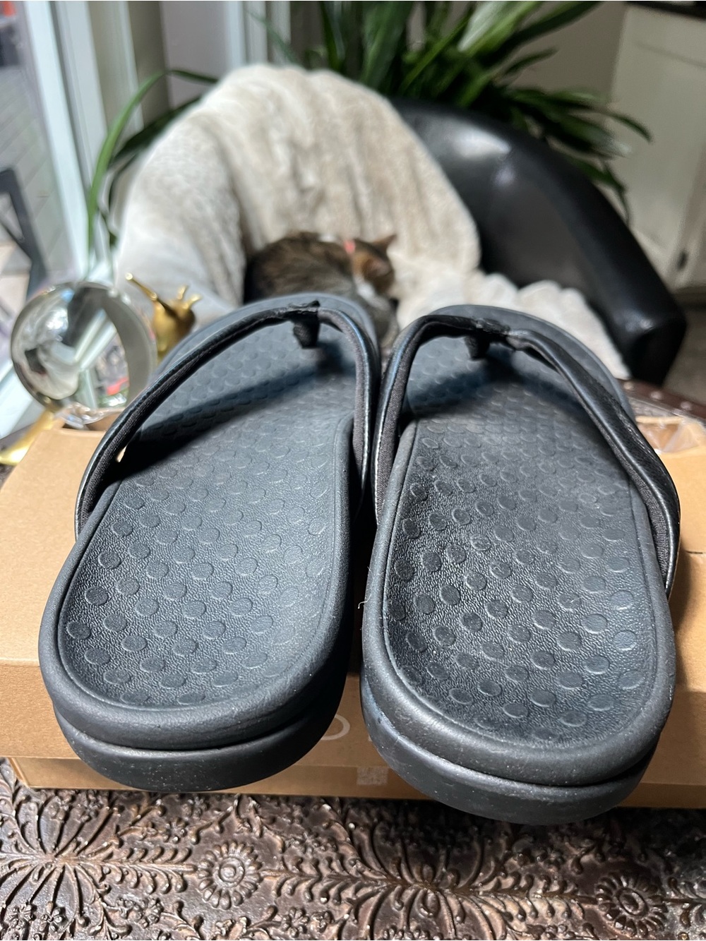 VIONIC SHORE BLACK SUEDE SANDALS 8 - Picture 7 of 8